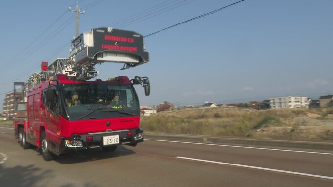 はしごの長さ35メートル・バスケットの定員4人 33年ぶり復活の新はしご車使い高齢者福祉施設で火災訓練　|　石川県のニュース｜MRO北陸放送