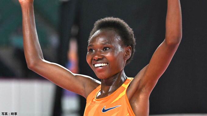 女子マラソンで2時間9分56秒の衝撃世界新記録 ！ ケニアのチェプンゲティッチが史上初の2時間10分切り|TBS NEWS DIG