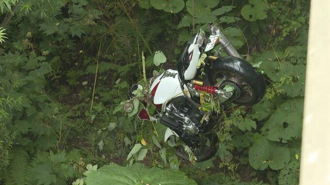 1300ccの大型バイクが橋から転落、死亡したのは52歳の男性と判明…３人でツーリング中に先頭を走行　北海道で大型バイクの事故相次ぎ、２日間で３人死亡|TBS NEWS DIG