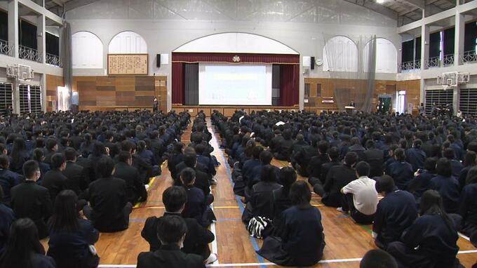 男子生徒が自ら命を絶ってから4年　コザ高校で初めての追悼集会　「生徒や先生一人一人が考えて自分の意見を持つ」　|　沖縄のニュース｜RBC 琉球放送