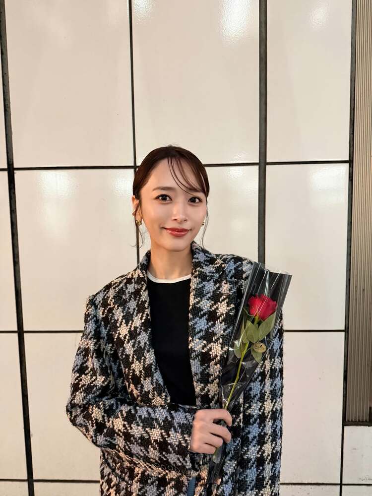 近藤千尋】次女の卒園式の家族写真を公開「朝から 素敵にしてもらい