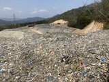 「不適切な盛土」の上部に広がる産廃処分場で膨大なゴミが野積み状態　市民の会が指導求めて申し入れ　広島|TBS NEWS DIG