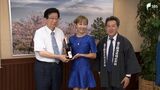 「またさらにおいしくなってる!」工藤夕貴さんが育てたコシヒカリで造った日本酒「賜」川勝平太知事に贈る | 静岡のニュース | SBSNEWS | 静岡放送