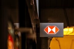 世界主要銀行の時価総額、１週間で7000億ドル余り消失－市場混乱で| TBS CROSS DIG with Bloomberg