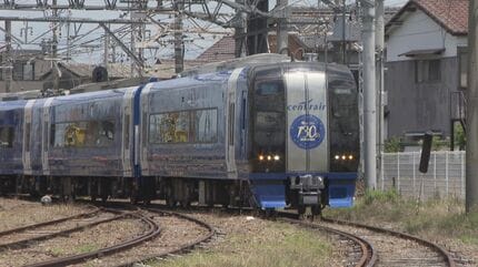 塗装の色合いを反転、青色を基調の名鉄「ブルーミュースカイ」を