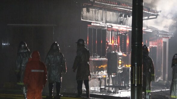 富山県内で25日朝にかけ火事相次ぐ　上市町と小矢部市で住宅火事 2人搬送、警察と消防が実況見分　|　富山のニュース｜天気・防災｜チューリップテレビ