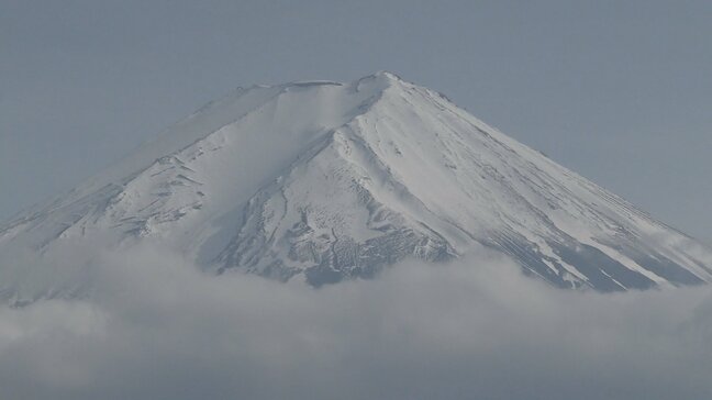 富士山で下山途中にバランス崩し滑落 オランダ人男性を救助 足首骨折の重傷|TBS NEWS DIG