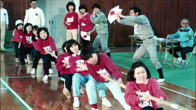 昭和の綱引きブームで女性大会も「花のOL綱引き大会」写真でタイムマシーン　長崎　|　長崎のニュース | 天気 | NBC長崎放送
