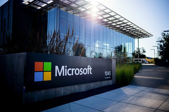 マイクロソフト、週3日出社を義務化へ－AI製品の開発で対面重視
