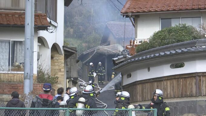 松江市で倉庫2棟を全焼する火事　隣接する民家や空き家の窓が焼損　|　BSSニュース | BSS山陰放送
