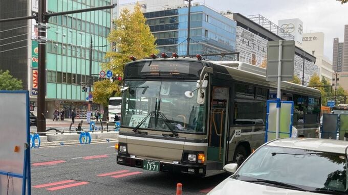【速報】JR岡山駅前で路線バスと乗用車が接触事故　|TBS NEWS DIG