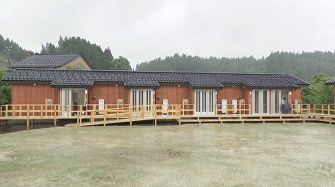 「能登の景観に馴染む設計された木造長屋」 馳浩知事がまちづくり型の仮設住宅を視察　|　石川県のニュース｜MRO北陸放送