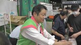 大阪市の中央卸売市場で山梨県産のモモを知事がPR モモおよそ200個を配布 | 山梨のニュース | UTYテレビ山梨