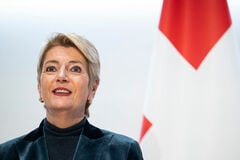 UBSの国外移転、スイス残留より高コストに－ケラーズッター財務相| TBS CROSS DIG with Bloomberg