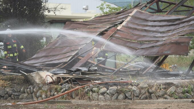 畑で枯草を燃やし火から離れたら小屋に燃え移る　物置1棟を全焼　山梨・韮崎市　|TBS NEWS DIG