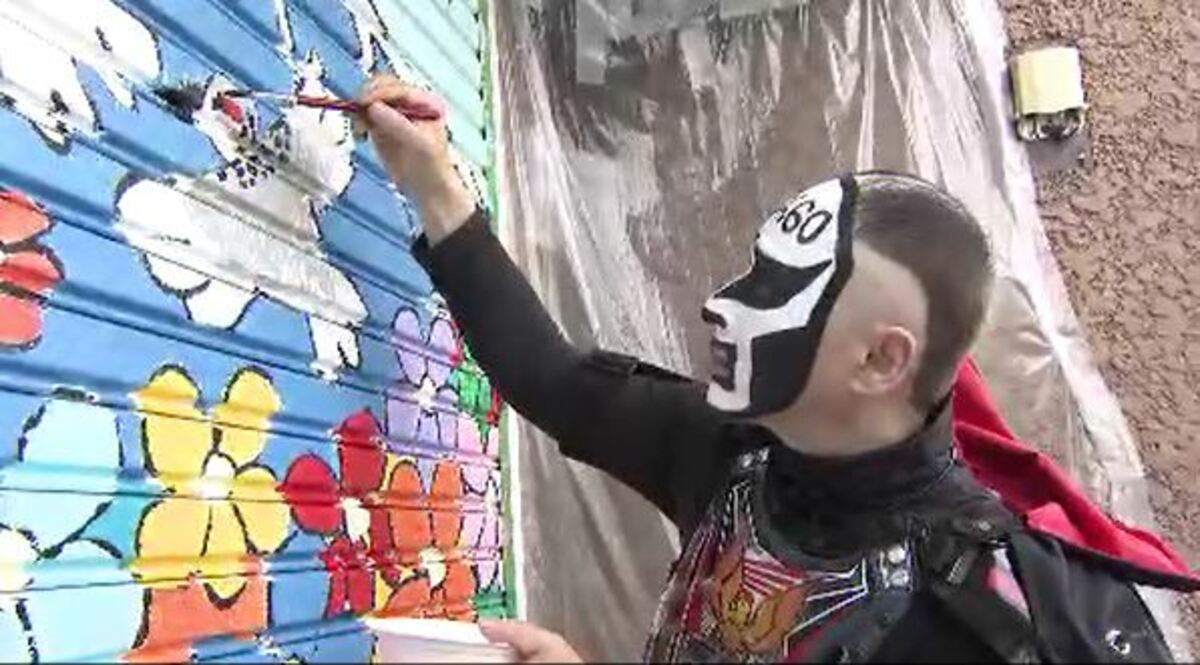 パラパラ漫画の鉄拳さんが故郷の中学生とコラボ 夢は観光名所に 空き