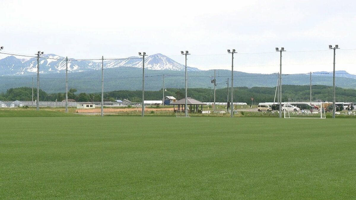 セレッソ大阪の開幕前キャンプ地・東川町に天然芝グラウンド完成 菊地