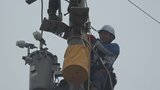電柱を登り、電線を…北陸電気工事の新人たちが研修の成果を披露 富山|TBS NEWS DIG