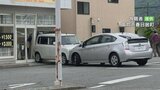 「アクセルとブレーキを踏み間違えた」停車中の車に別の車が衝突→押し出される→理容店に突っ込む 山梨|TBS NEWS DIG