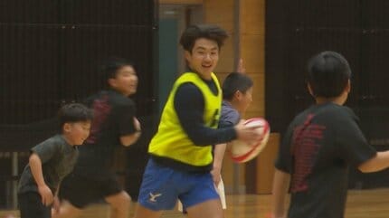 高校ラグビー日本一”の選手が教室に! 桐蔭学園3年・後藤快斗選手が 高校ラグビー日本一”の選手が教室に! 桐蔭学園3年・後藤快斗選手が