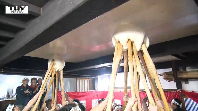 「そうりゃあ~!」裸の男たちが心をひとつに餅をもちあげる!400年近くの歴史がある師走の伝統 "裸もちつき"(山形・米沢市)|TBS NEWS DIG