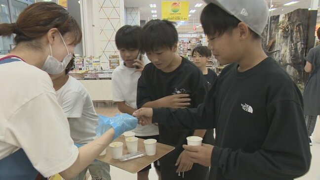 巨大地震へ備え　商業施設に防災特設コーナー　アルファ米の試食も　初の「南海トラフ地震臨時情報」から1年　山梨|TBS NEWS DIG