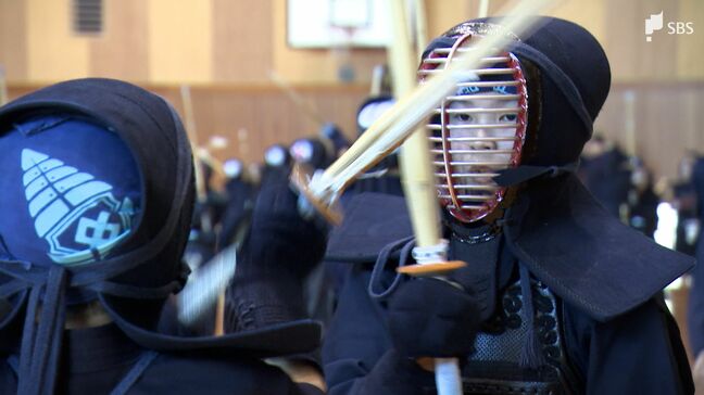「アドバイスや稽古を生かして強くなりたい」静岡県警の現役警察官やOBらが小中学生剣士を指導【静岡】|TBS NEWS DIG