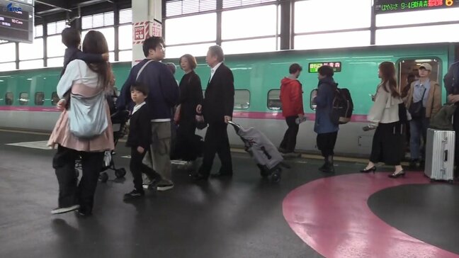 「盛岡でわんこそば食べたあとドライブでも」　大型連休後半2日目　新幹線下りホームに旅行者や帰省客の姿　岩手|TBS NEWS DIG