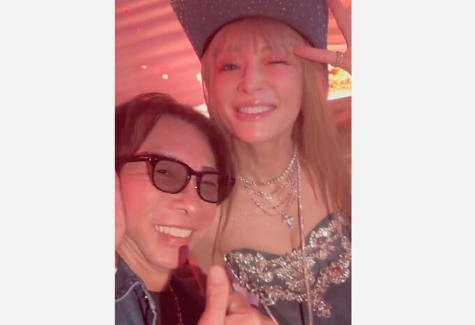 【 浜崎あゆみ 】 「マサから誕プレもらったけど、こわくて着けれまへーん！笑」　誕生日パーティーで笑顔|TBS NEWS DIG