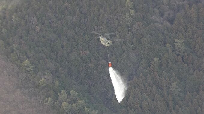 群馬・桐生市で山林火災　現在も延焼中　群馬県は自衛隊に災害派遣を要請　午後2時半時点で約2500平方メートルが焼ける|TBS NEWS DIG