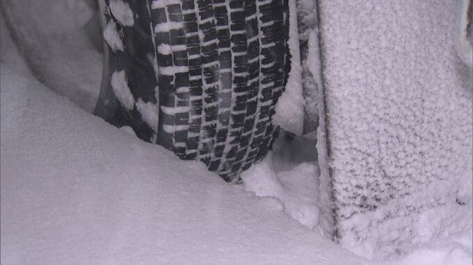 8日頃にかけ広い範囲で大雪となる見込み　積雪・凍結道路ですべり止めの措置をとらない運転は「法令違反」…国交省中国地方整備局が注意呼びかけ　雪道で物流事業者による悪質な立ち往生が発生した場合は、行政処分の対象になることも|TBS NEWS DIG