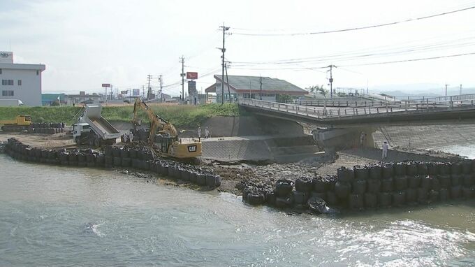 大雨で損傷した国道の「三郎丸橋」　高校生が重機の操縦体験　大分・日田市　|　大分のニュース｜OBS NEWS｜大分放送