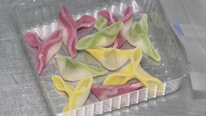 新年を占う地域の伝統菓子　正月の縁起物「辻占」づくり最盛期|TBS NEWS DIG