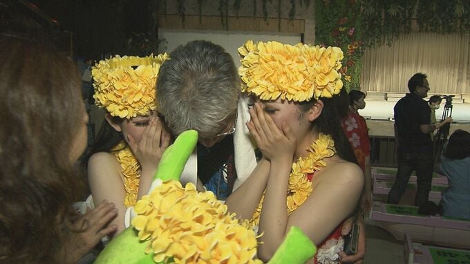 「夢の舞台に立てて感謝」新人フラガール５人がデビュー　１６年ぶりの双子ダンサーも　福島・いわき市　|　福島のニュース│TUF