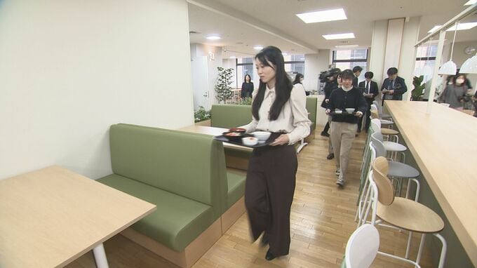 「働き方改革・開かれた県庁に」石川県庁の食堂がリニューアル 県民向けの“ワークラウンジ”も ソファーやカウンター席、Wi-Fi整備 誰もが利用できます 期間限定メニューも登場|TBS NEWS DIG