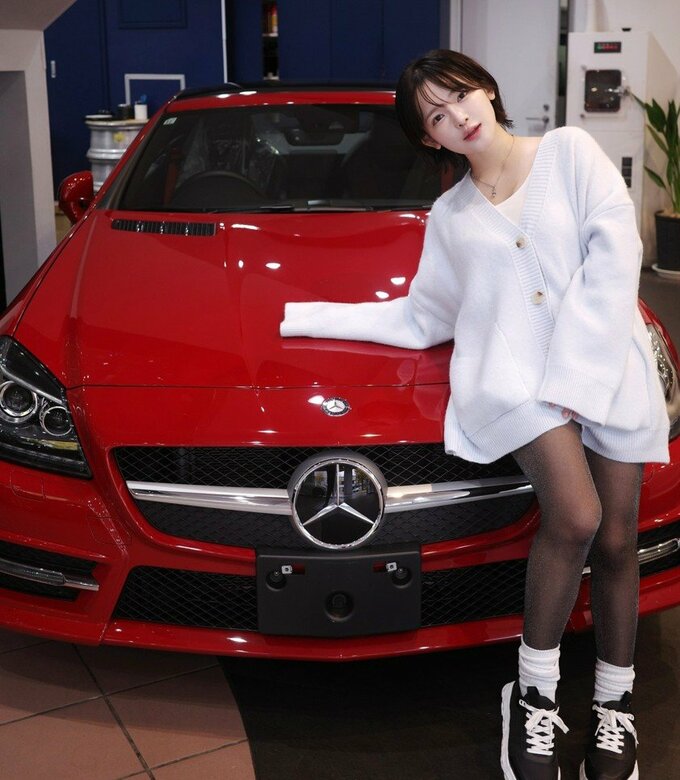 【 天木じゅん 】 「夢だった　赤のオープンカー」　納車を報告　「Mercedes-Benz SLK200」「乗り心地最高です」|TBS NEWS DIG