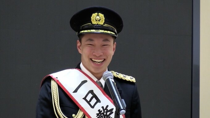 冬季五輪金メダリストの木村葵来選手が地元で一日警察署長　ショッピングモールで交通安全呼びかけ【岡山・倉敷市】|TBS NEWS DIG