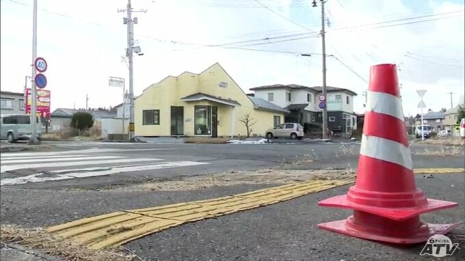 十字路交差点で衝突事故　女性に大けがをさせたとして中国国籍の男（33）を逮捕　男は容疑を認める　青森県八戸市|TBS NEWS DIG