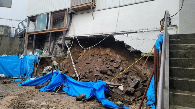 東京・大田区にある会社の社員寮の斜面の一部が崩落　建物崩壊のおそれ高まる|TBS NEWS DIG