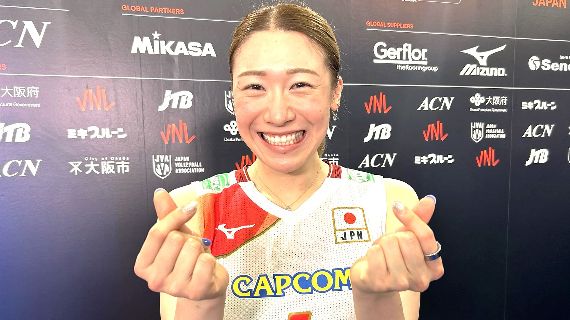 石川真佑が涙「ここを勝てば強くなれる」佐藤淑乃「世界一を目指して