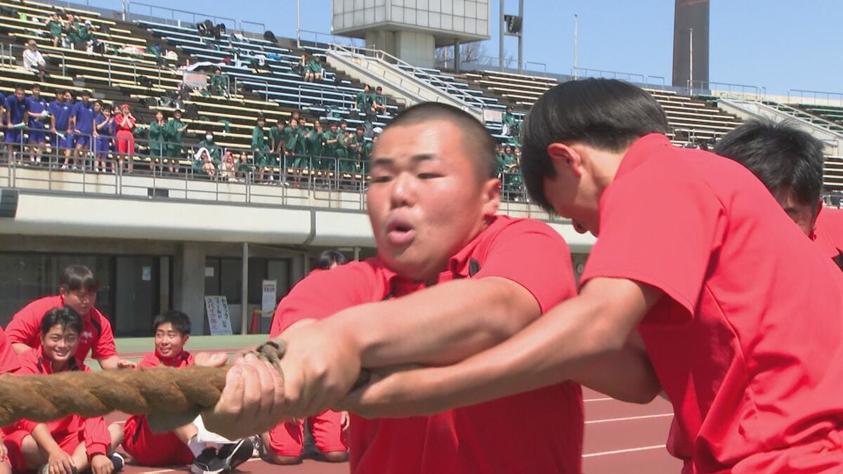 五月晴れの体育大会　新学年の絆深める　大分舞鶴高校