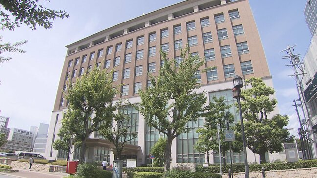 ラウンジで飲酒し酩酊状態で車を運転…　約4分後に自転車に衝突し女性重傷　被告の27歳女側が初公判で「認否留保」　検察が「危険運転致傷罪」に格上げして起訴　被害女性「顔の傷と体の傷は元に戻らない。飲酒運転がどれだけ被害者を苦しめているかわかって」|TBS NEWS DIG