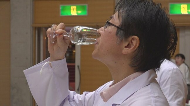 色合いや香り、味わいなど　ワインの審査会　2020年から2024年までに醸造した白ワイン75点が出品　山梨・甲州市|TBS NEWS DIG