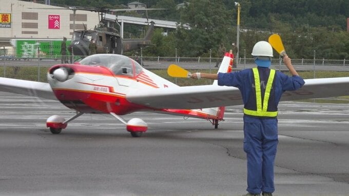 ヘリコプターの救助パフォーマンスなど披露　日本航空学園の航空祭　一般の来場者の受け入れは3年ぶり　|　山梨のニュース | ＵＴＹテレビ山梨