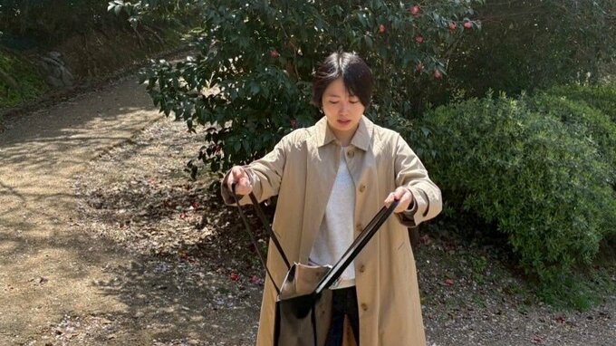 【志田未来】トートバッグを大きく開けて「桜の花びらゲットチャレンジ」フォロワー反応「斬新」「無邪気」「可愛すぎ」|TBS NEWS DIG