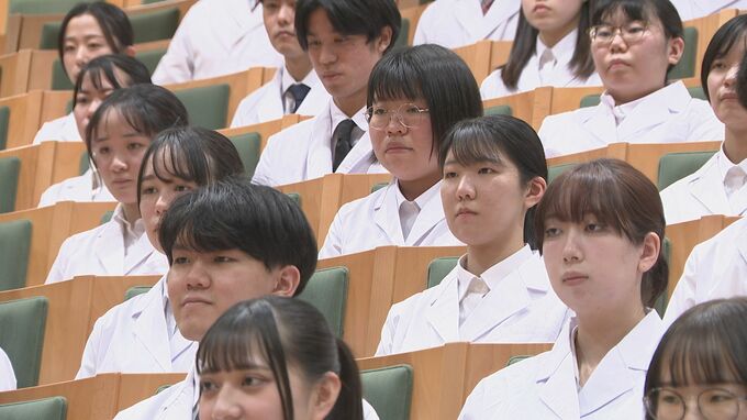 地域医療を支えるための一歩を… 北陸大学薬学部で白衣着衣式|TBS NEWS DIG