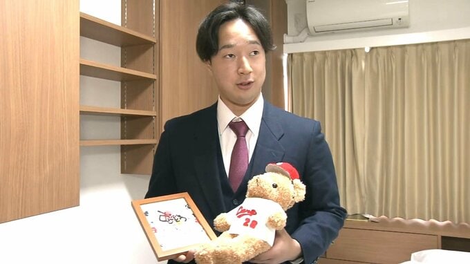 広島カープ　ルーキー入寮　恒例の “持参アイテム” チェック　ドラ１･佐々木泰は『証のボール』 佐藤柳之介『テディベア』 岡本駿『のぼり旗』などなど　|　RCC NEWS | 広島ニュース | RCC中国放送