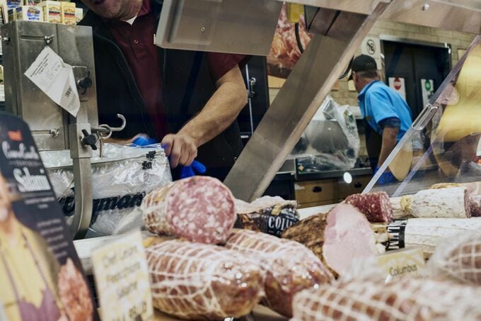 米国の加工肉価格、過去最大の上昇を記録-サンドイッチに値上げ圧力