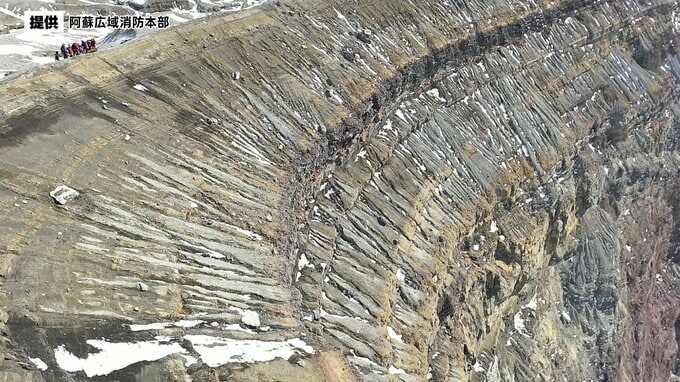 【速報】阿蘇ヘリ事故　「生存の可能性極めて低い」3人の姿を火口内の機体付近で確認　人を降ろしての救助は断念|TBS NEWS DIG