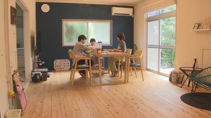 空き家を家族3人DIYで改装　1年かけて作り上げたリノベーションハウスの全貌とは？　智頭杉のフローリング・キッチンタイル・巨大ウッドデッキ…民泊施設として活用も　|　BSSニュース | BSS山陰放送